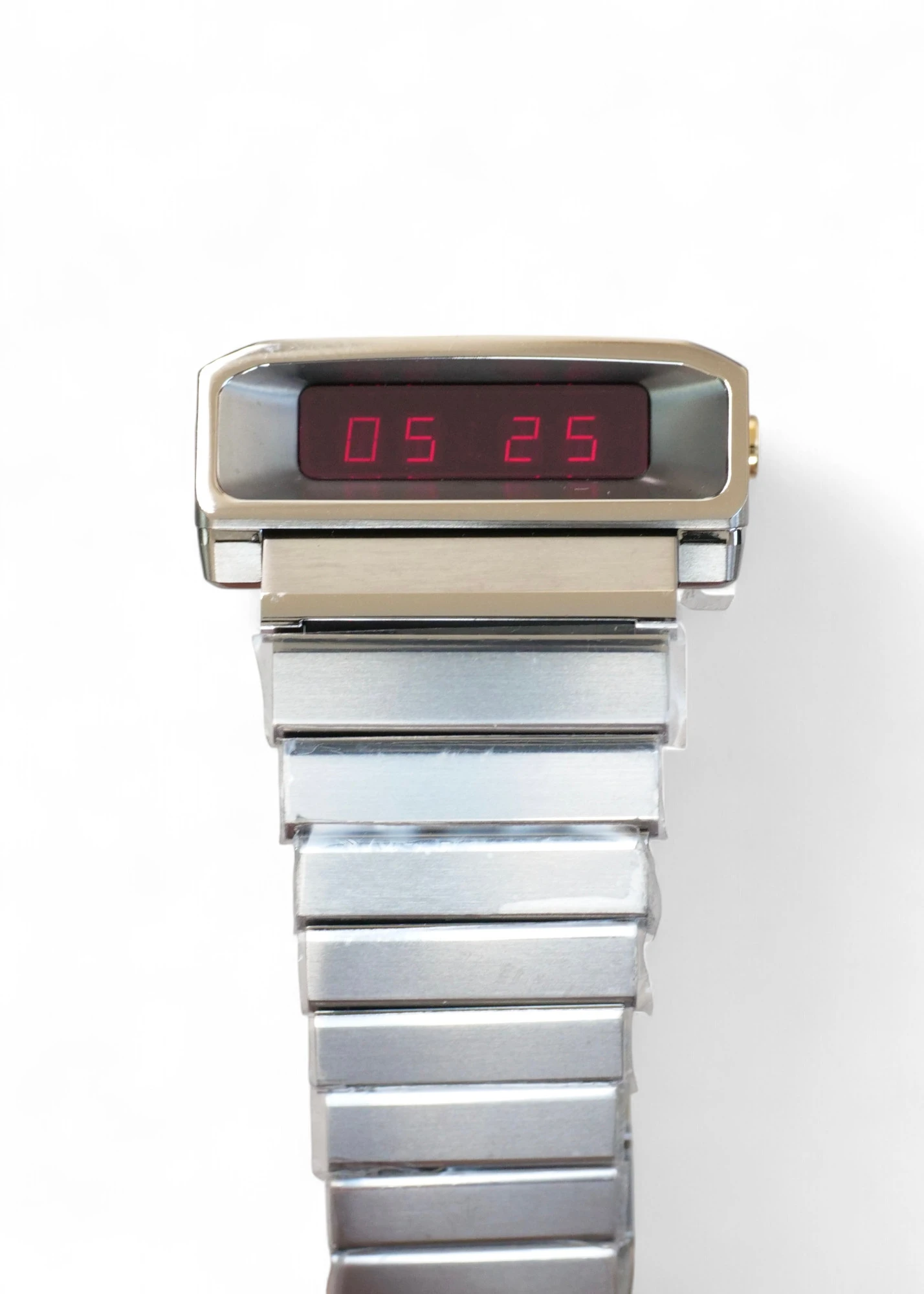 Girard-Perregaux Casquette 2.0 side view